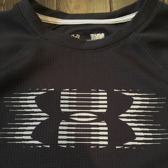 Under Armour Long Sleeve - Picture 2 of 5